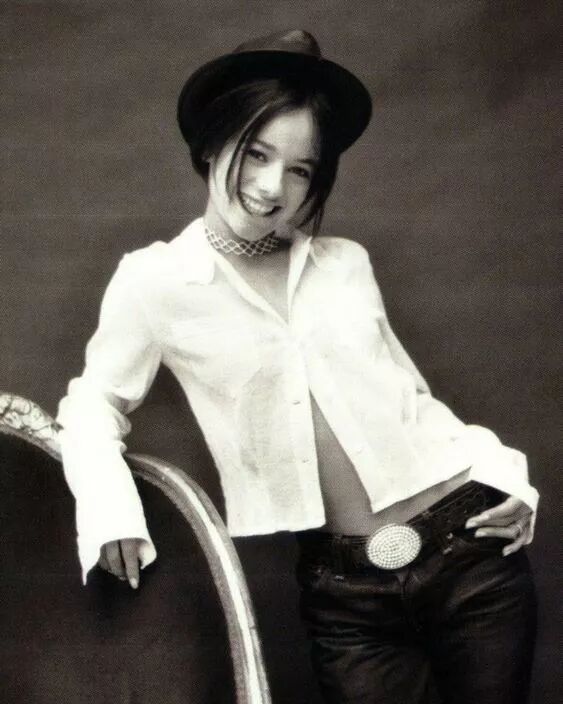 йഺڵMP4Ů,˶ԷŮĻ