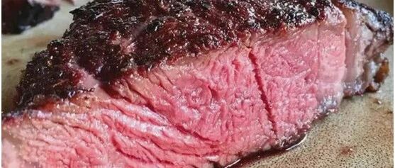 牛排能吃五分熟的，为什么鸡肉猪肉要全熟才能吃？