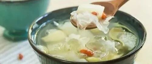 微食疗 | 秋季必吃！清甜多汁秋月梨！