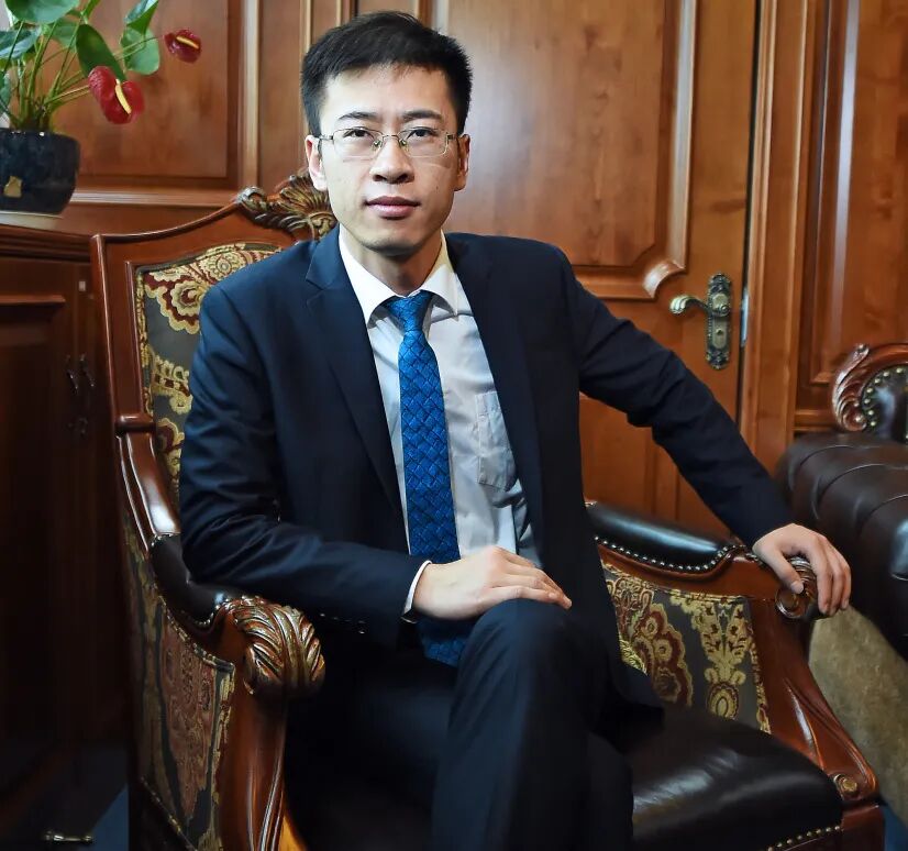 蚂蚁观点｜冒充国家机关工作人员骗取感情，是否构成招摇撞骗罪？