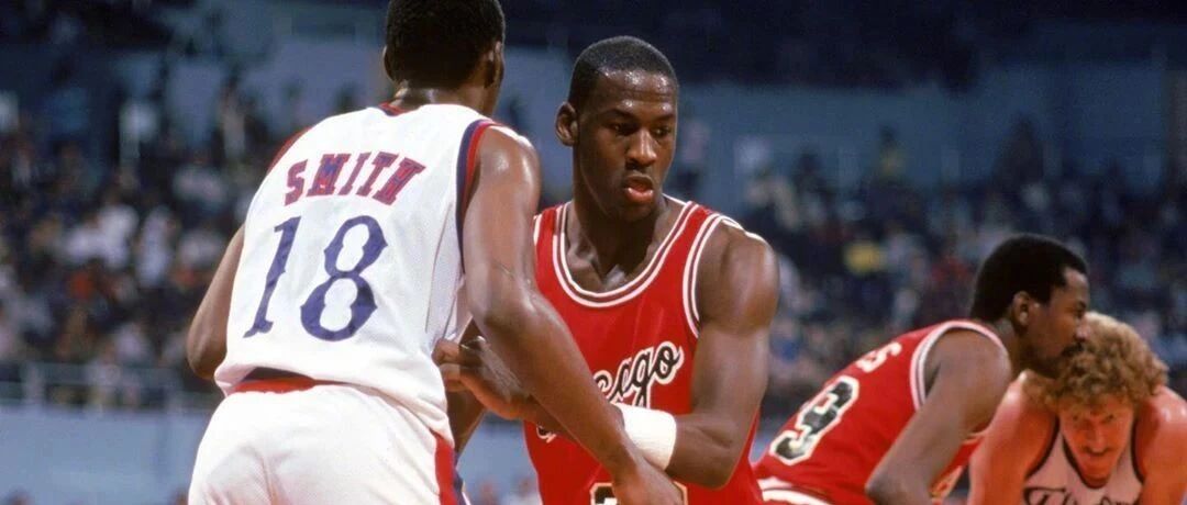 趣谈绵丨OL1，新秀乔丹游戏首秀砍22分 & 10次冲框瞬间全纪录！