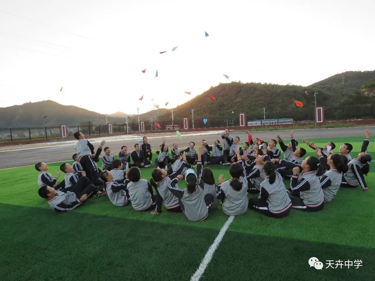 習(xí)慣奠基人生，夢(mèng)想鑄就未來(lái)！
