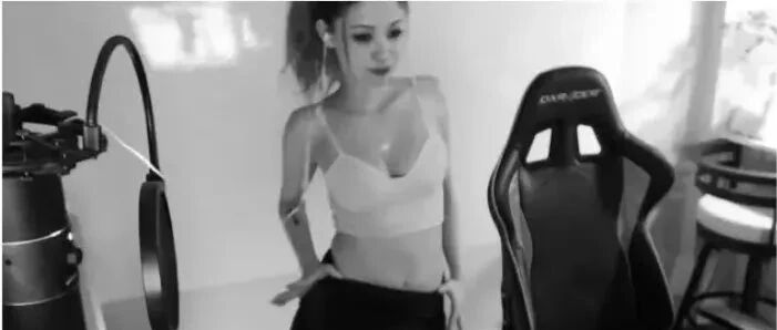 男子看完性感主播忍不住自嗨撸秃了，竟然起诉索赔2500万美元，简直太秀了！