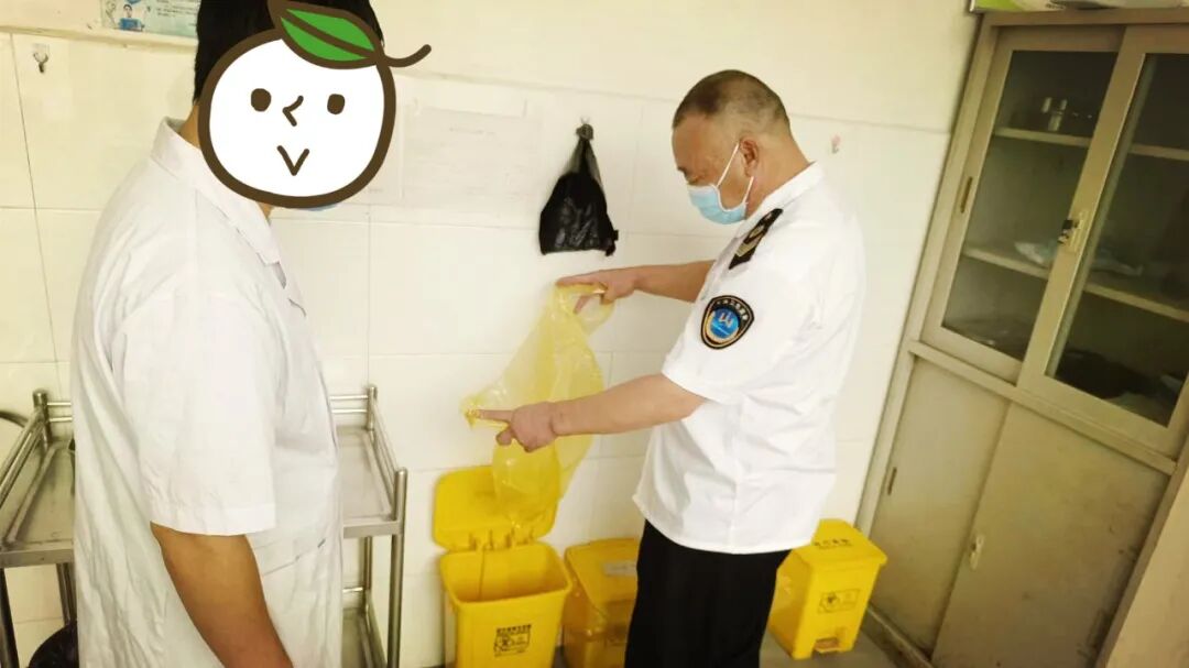 晨伟医疗怎么样村卫生室用粉色塑料桶、套黑色塑料袋，装医疗废物！_https://www.jmylbn.com_新闻资讯_第2张