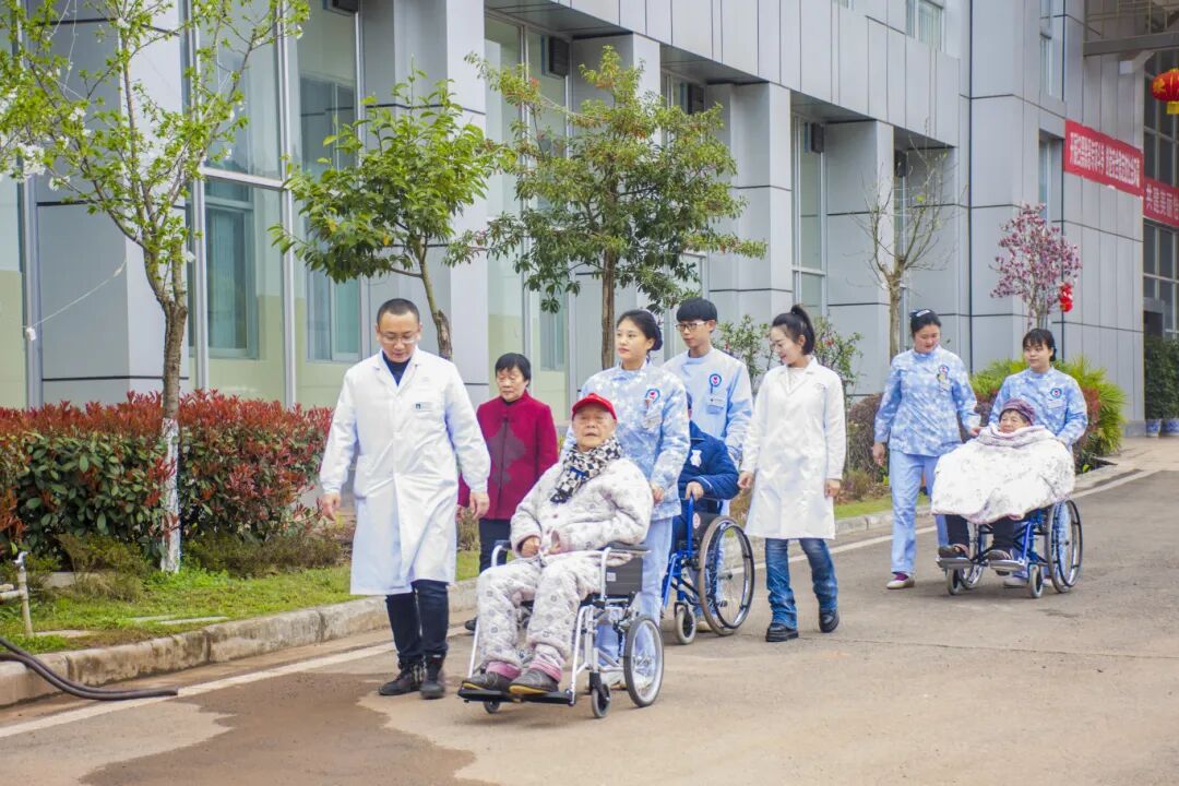 1.1 岁月静好 医心同仁.jpg