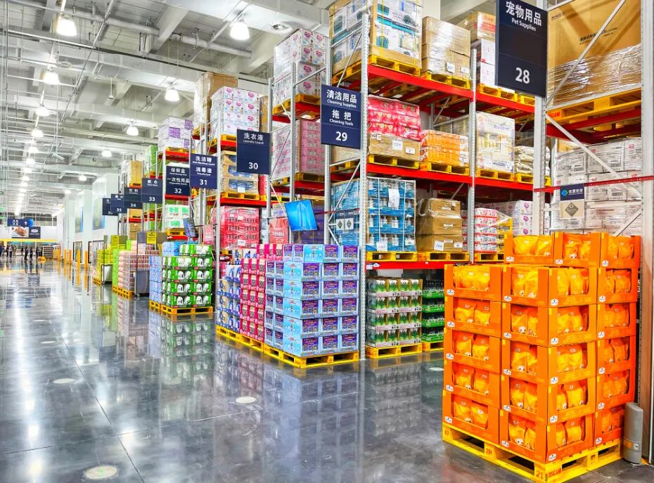 永辉超市等商超接踵而至,更有新品牌fudi超市迅速入场,各地掀起了仓储