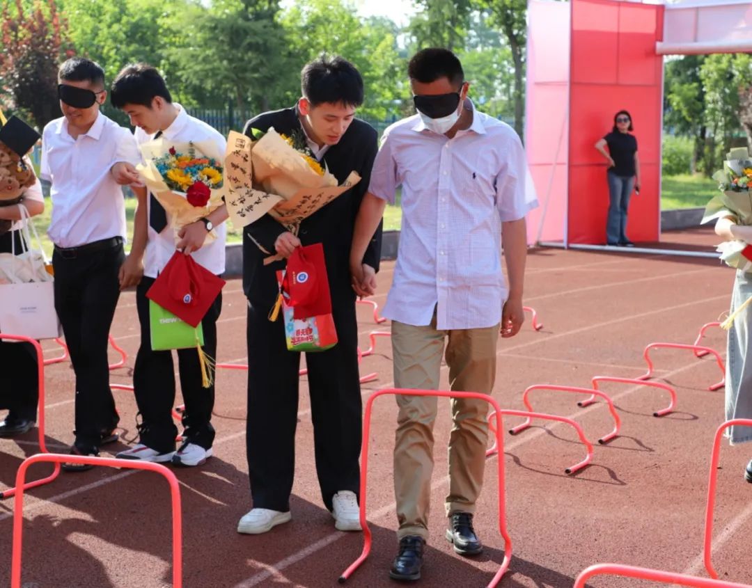 海亮学校学费_海亮学校_海亮学校一年学费多少