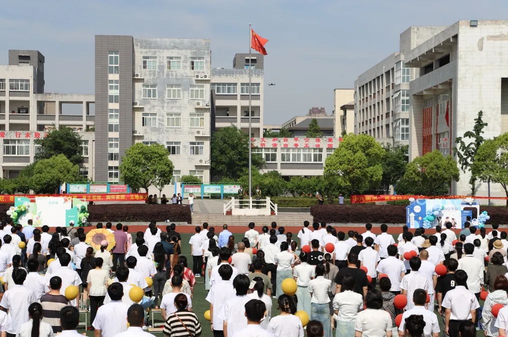 海亮学校_海亮学校学费_海亮学校一年学费多少