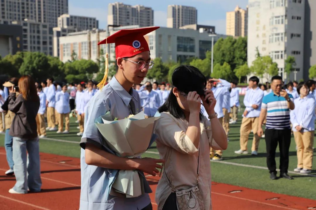 海亮学校一年学费多少_海亮学校学费_海亮学校