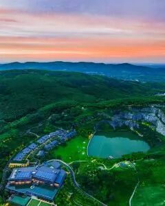 溧阳涧谷温德姆至尊豪廷温泉酒店·崖景大床房 1晚