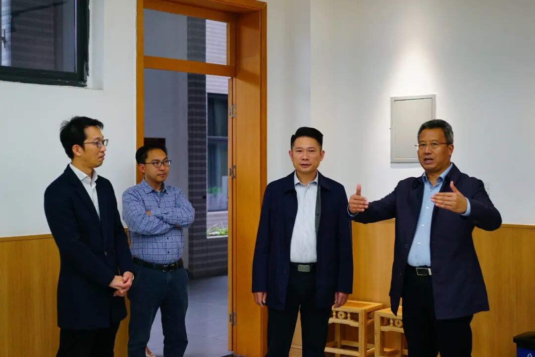 集团动态成都石室中学校长田间莅临天府第四中学教育集团并作专题讲座