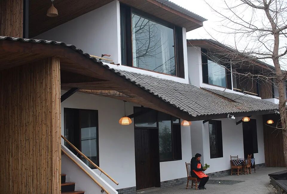 叠加的屋檐下30户村民杂物间的新生