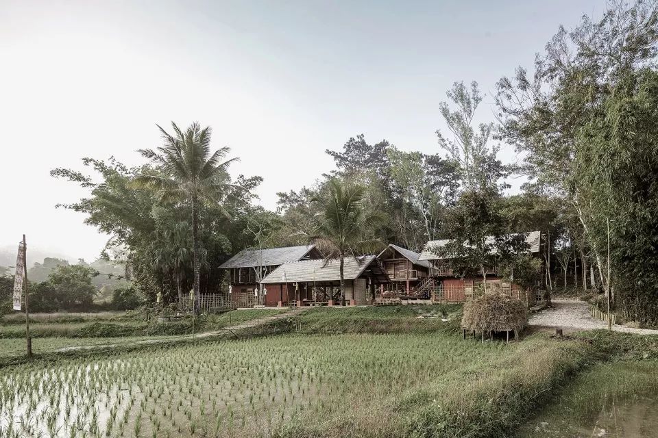 稻田里的農場民宿：舊原木＋傳統工藝，打造最有質感的生態民宿 家居 第1張