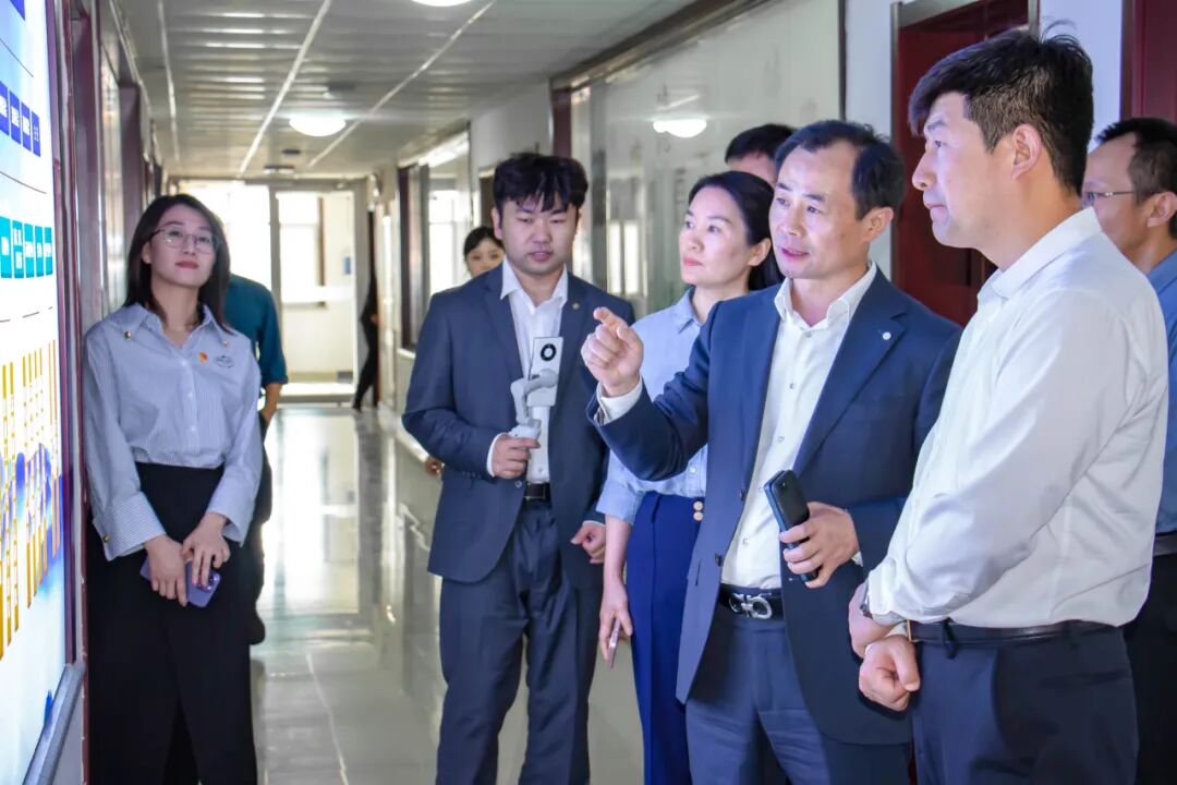 热烈欢迎市委政法委李春野书记一行莅临我所调研指导工作