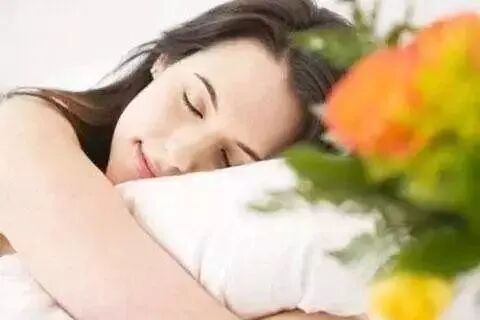 睡不好、皮肤老、气色差！倔佬张阿胶教你一招睡眠好 睡不好 皮肤老 气色差！倔佬张阿胶教你一招睡眠好 阿胶 第2张