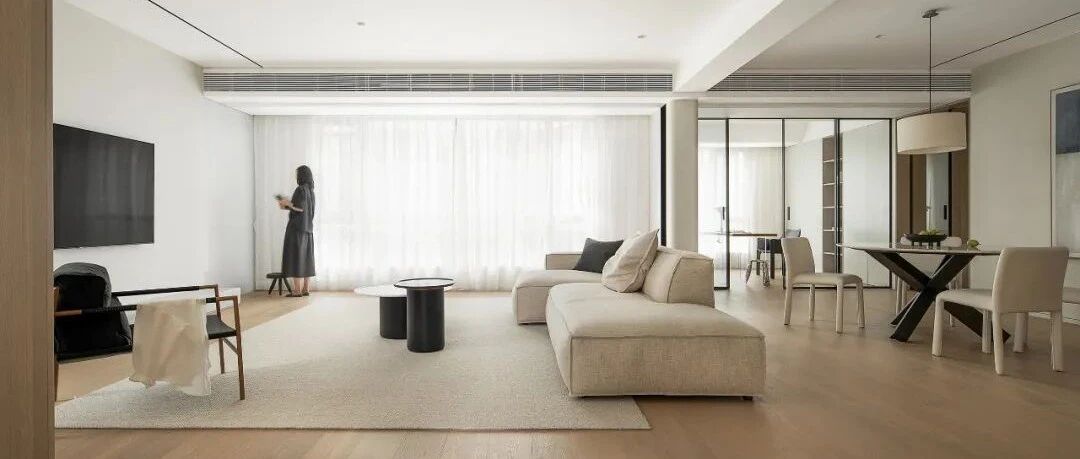 私宅：构筑自由形态，简单的四口之家