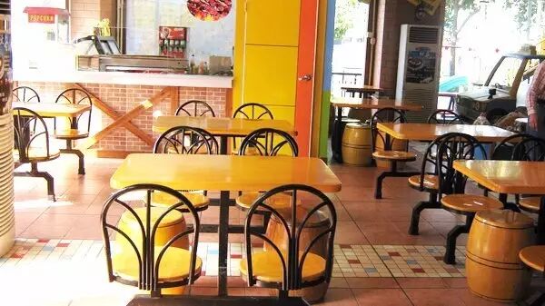 它位于端州区天宁北路82号,还记得小时候能吃上一顿德州牛仔是一件多