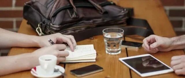 “你谈过几次恋爱？”……“奇葩”招聘几时休？｜睡前聊一会儿