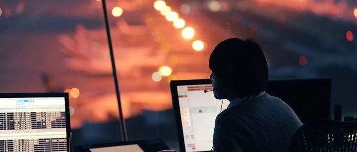 互联网时代的“副业”，该如何正确打开？丨睡前聊一会儿