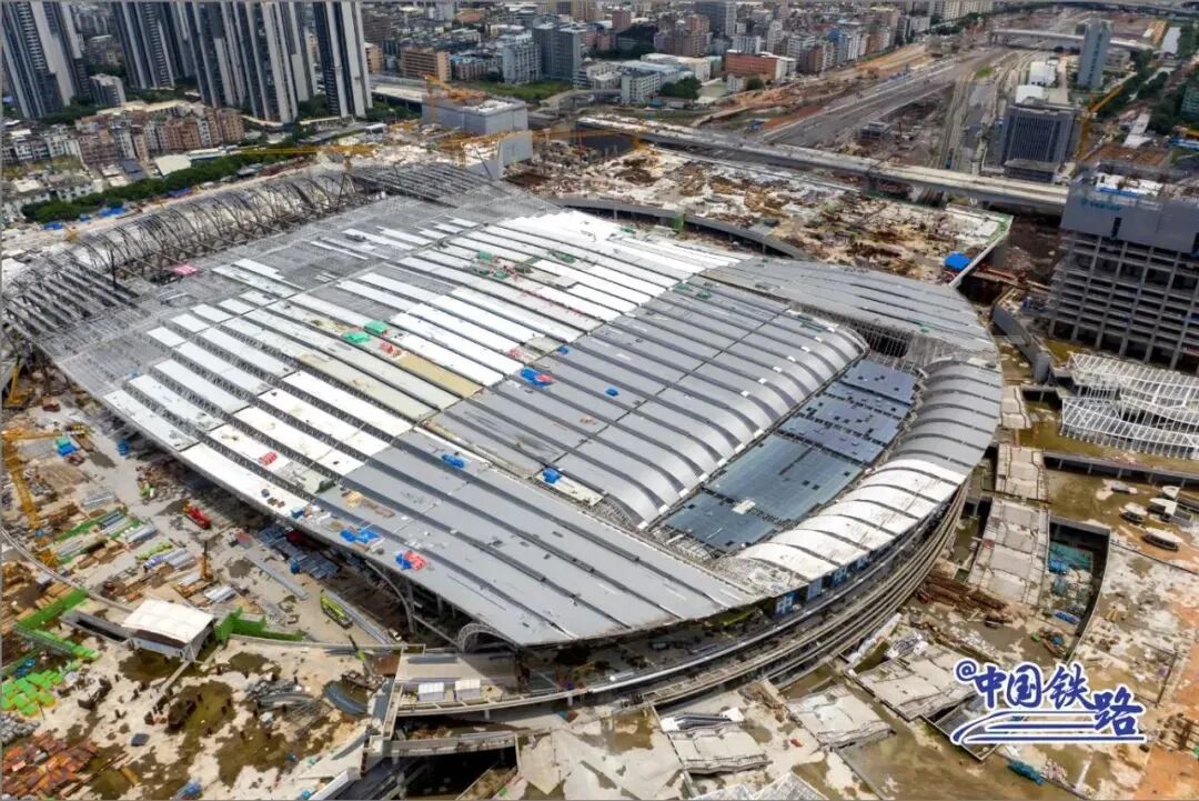 6月19日傍晚，新建广州白云站全面封顶 图/中国铁路