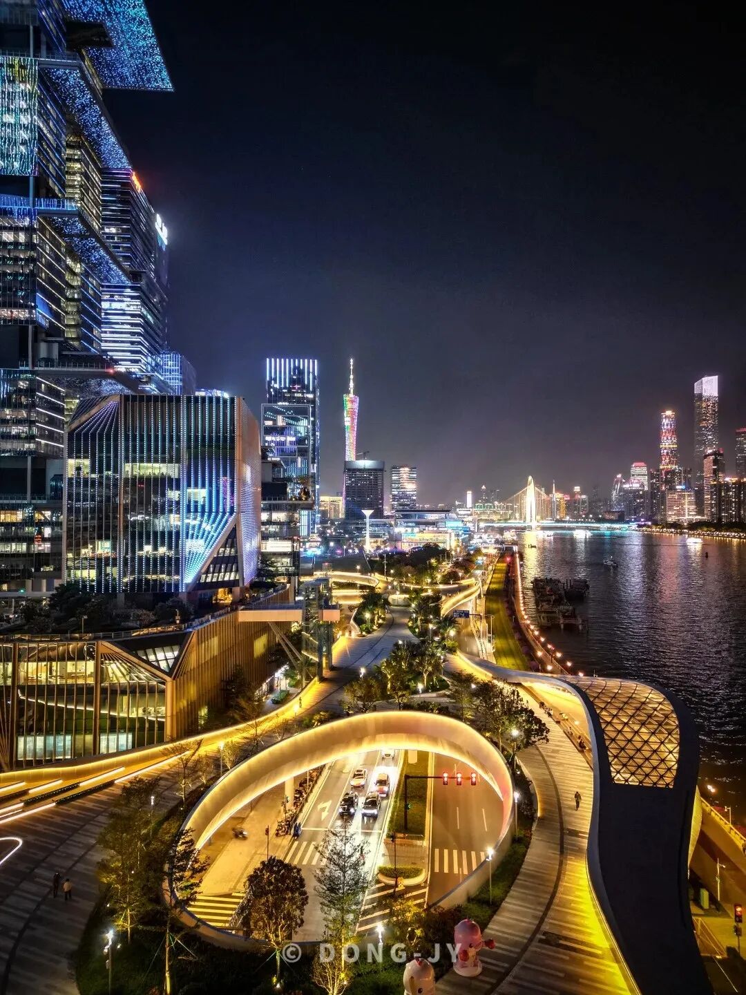 广州新地标开放！琶洲空中花园江边梦幻夜景_3_董-JY_来自小红书网页版_副本.jpg