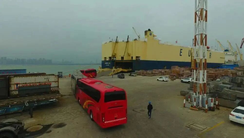 5407輛！金龍客車亮出2020上半年海外“成績單”(圖1)