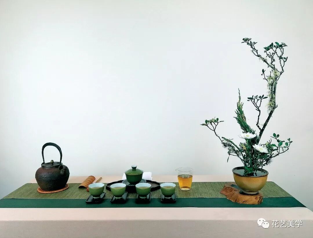一茶席，无花不美，有花则仙