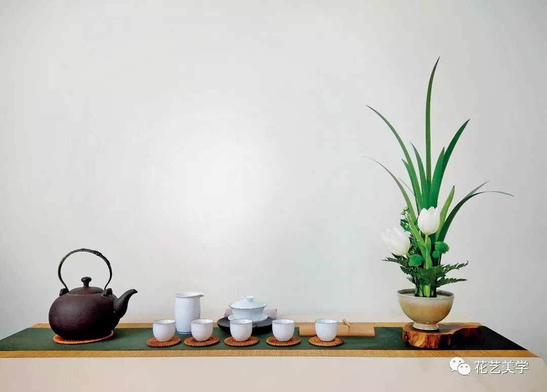 一茶席，无花不美，有花则仙