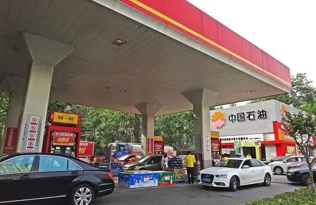 油价暴跌影响_2014油价暴跌_油价大暴跌来了!今天凌晨