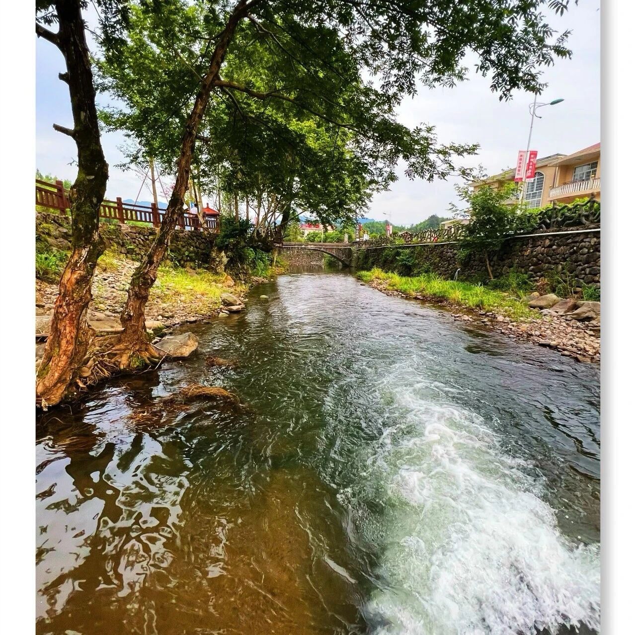 偷听楼下草地一男一女小学生 自由新闻