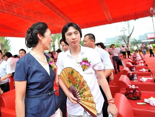 从王思聪到何猷君，顶级教育资源培养出来的“大清遗少”（组图） - 39