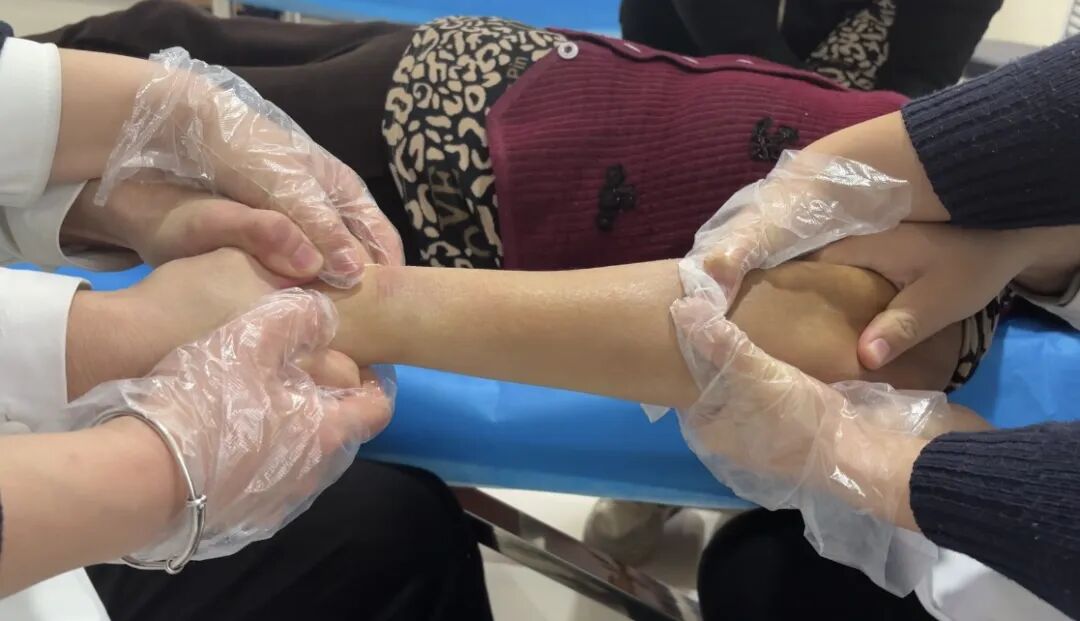 基层必备手法：桡骨远端骨折手法复位时如何避免掌侧遗留嵌插角度？