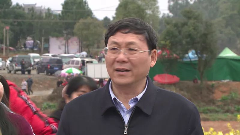 县人大常委会主任刘龙林出席开幕式并宣布开幕,副县长张学伟致辞