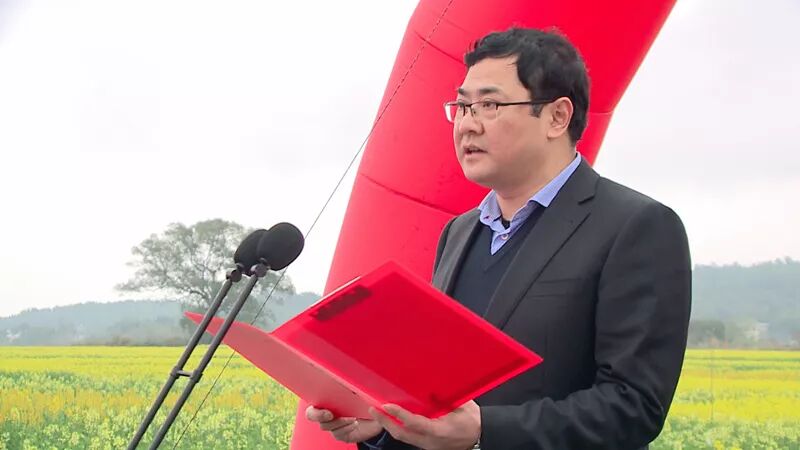 (县人大常委会主任刘龙林宣布开幕)3月3日,在这春