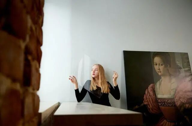 和女人日久生情的前提条件：小心呵护，适当花钱 