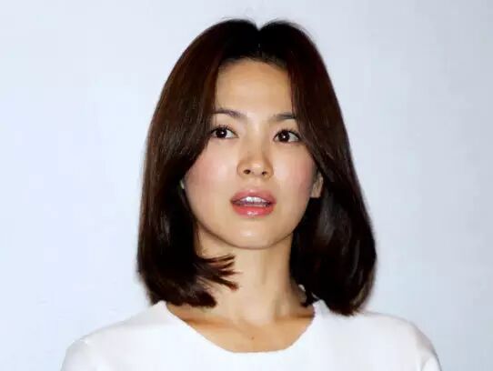 刘涛又剪了新发型!变个刘海变个人不信看鲁豫(附:6种脸型如何配刘海)