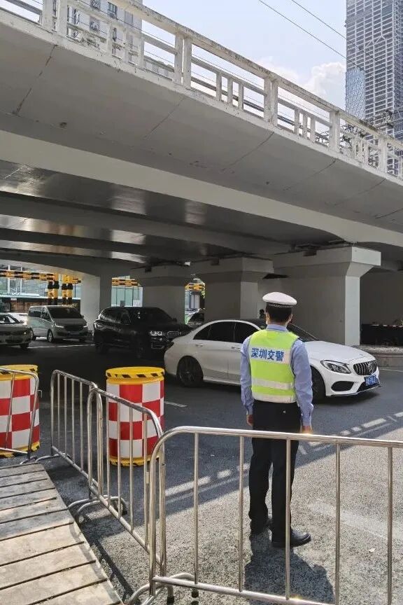 深圳文和友开业刷爆朋友圈，排到5万多号，现场人人人人，交警紧急喊话（组图） - 14
