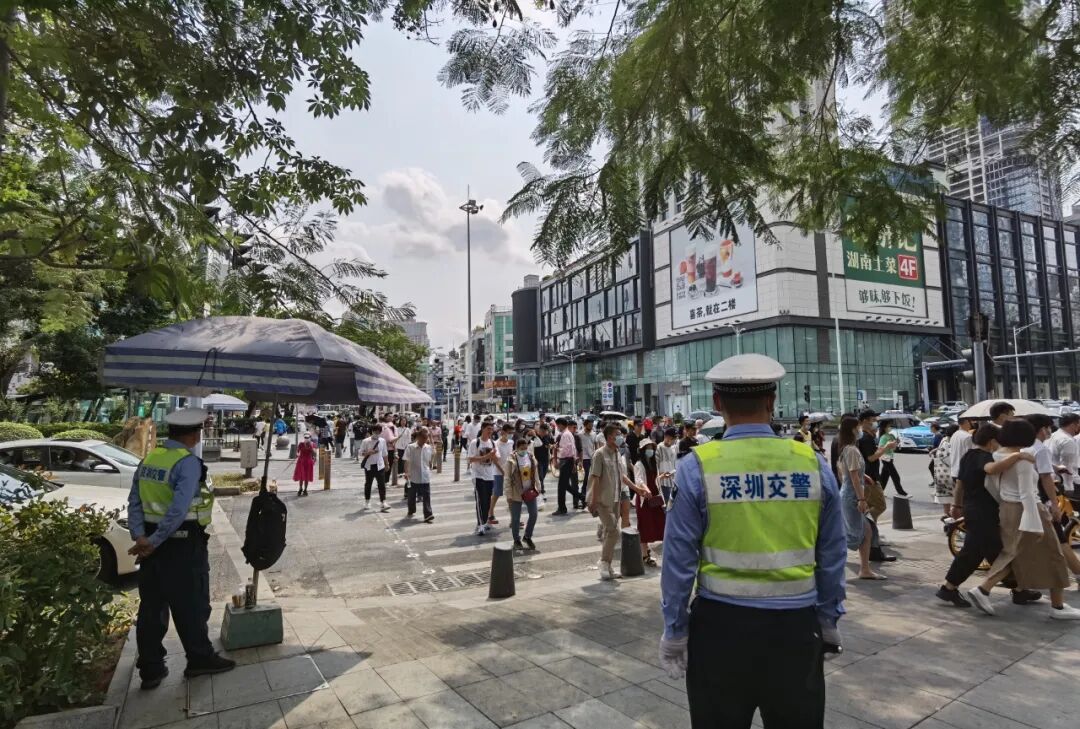 深圳文和友开业刷爆朋友圈，排到5万多号，现场人人人人，交警紧急喊话（组图） - 12