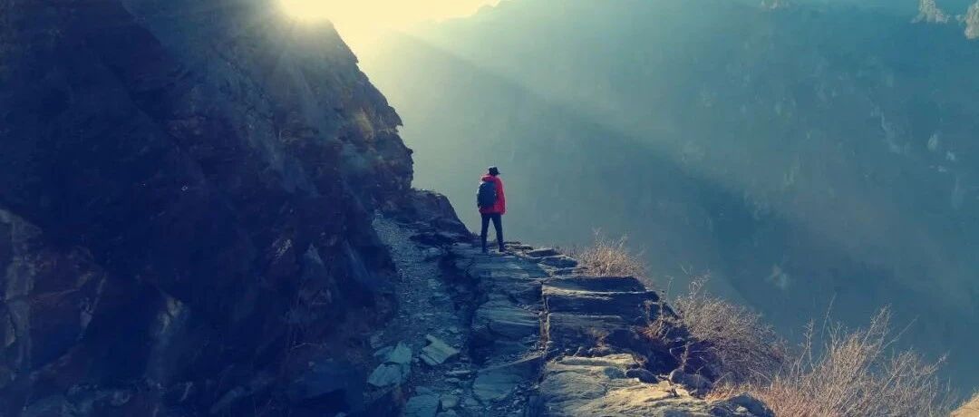 一起徒步去跨年：虎跳峡高路 & 宝山石头城