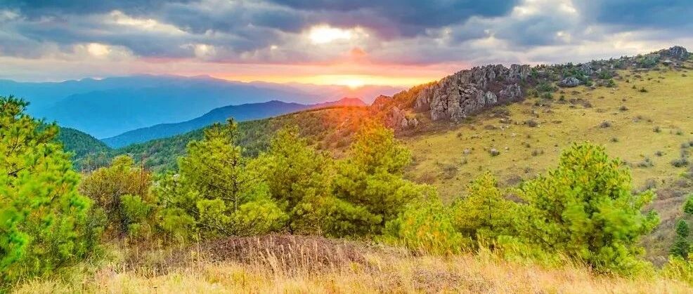 徒步神农架无人区，看“华中屋脊”多彩秋色