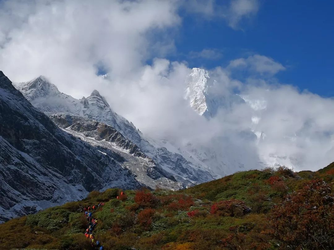 珠峰東坡，為什麼被評為中國最美徒步路線？ 旅遊 第20張