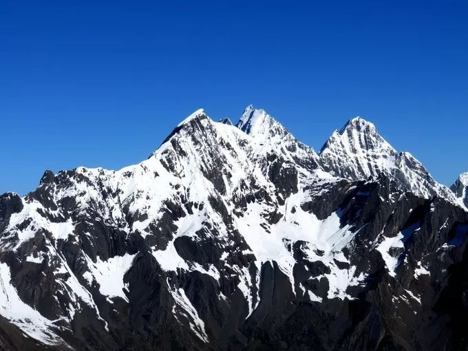 為什麼那麼多人去嘗試四姑娘山三峰連登？ 旅遊 第54張