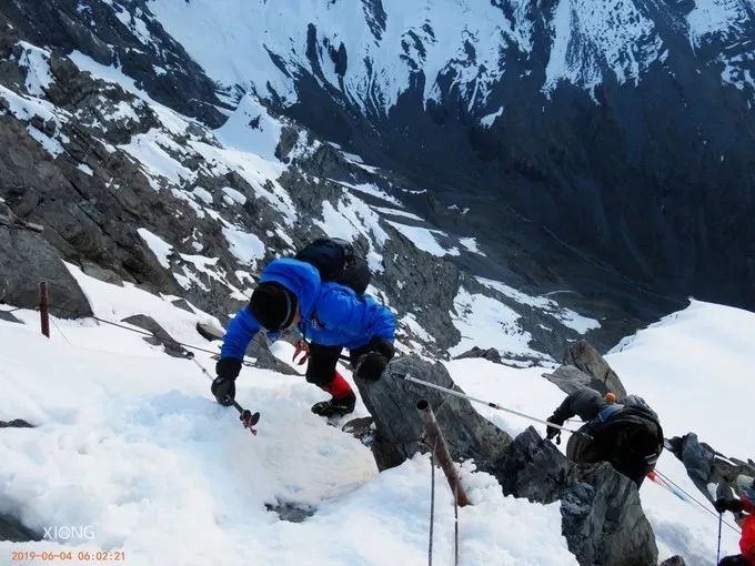 為什麼那麼多人去嘗試四姑娘山三峰連登？ 旅遊 第77張