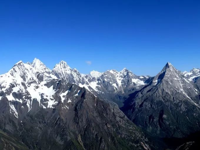 為什麼那麼多人去嘗試四姑娘山三峰連登？ 旅遊 第62張