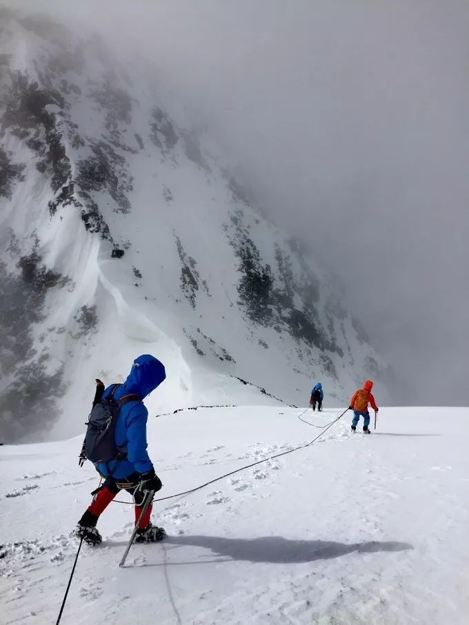 為什麼那麼多人去嘗試四姑娘山三峰連登？ 旅遊 第139張