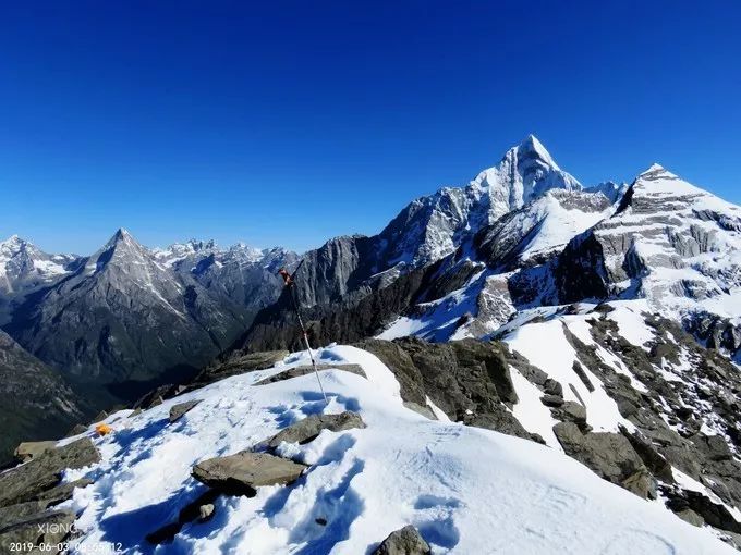 為什麼那麼多人去嘗試四姑娘山三峰連登？ 旅遊 第61張