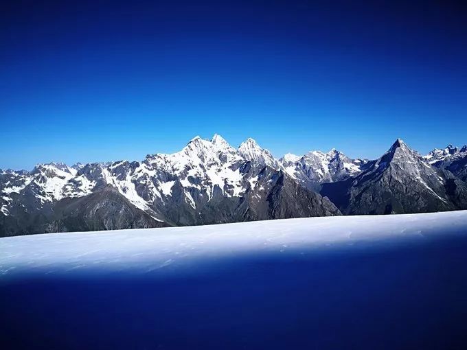 為什麼那麼多人去嘗試四姑娘山三峰連登？ 旅遊 第58張