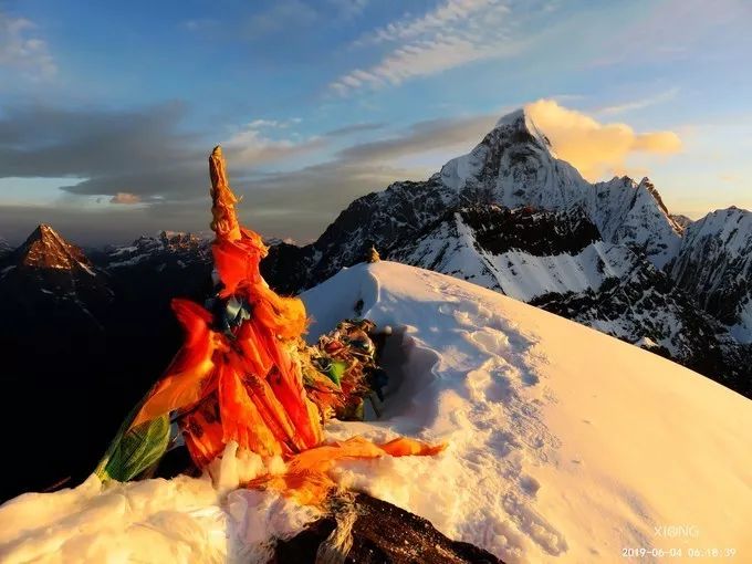 為什麼那麼多人去嘗試四姑娘山三峰連登？ 旅遊 第79張