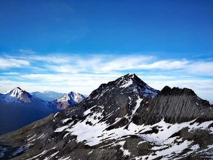 為什麼那麼多人去嘗試四姑娘山三峰連登？ 旅遊 第91張