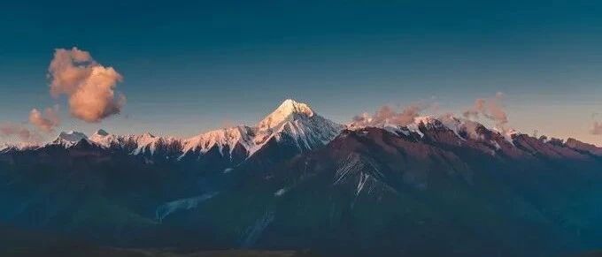 如果此生只让朝圣一座山，那一定是贡嘎